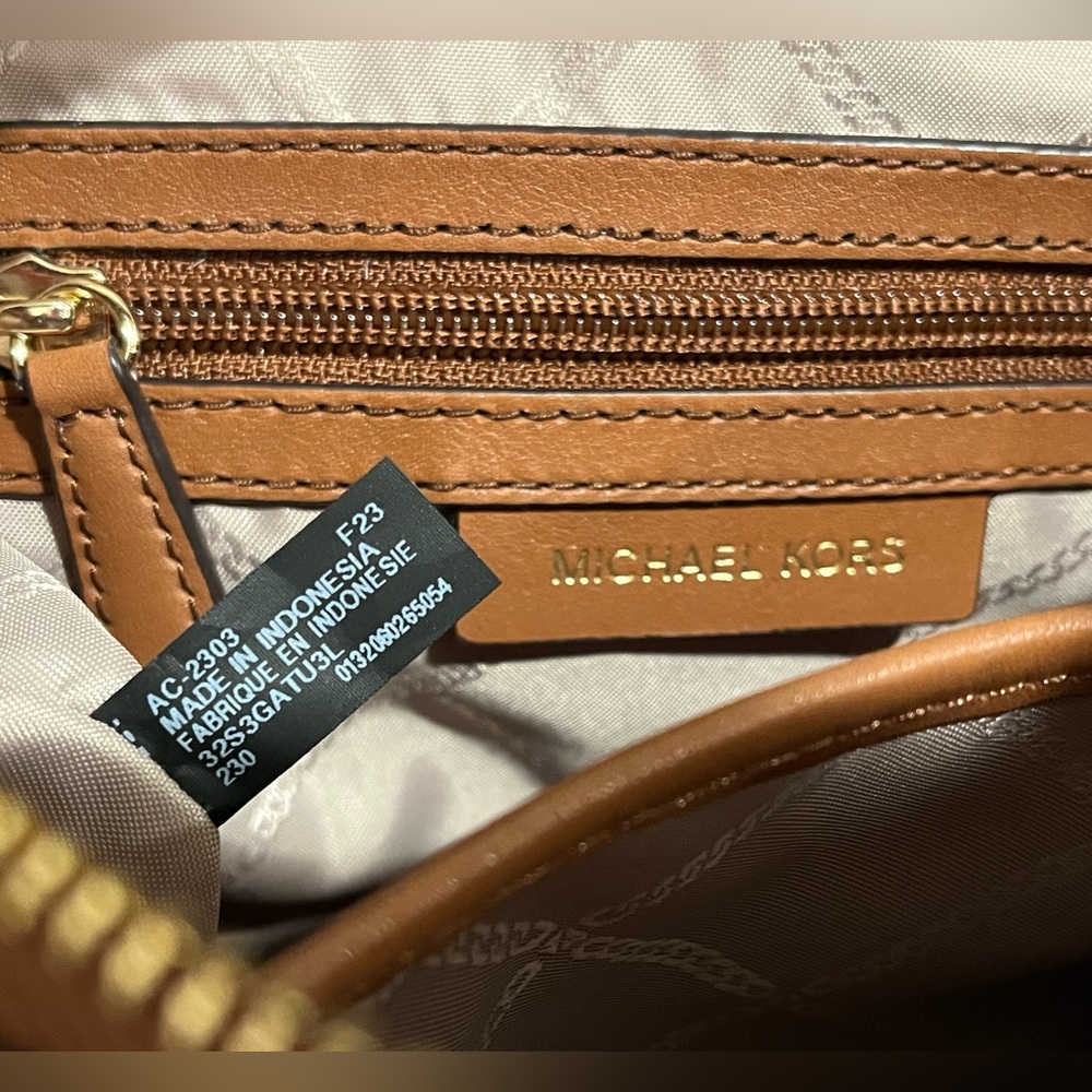 MICHAEL KORS Astor Re-Edition Leather Pouchette Bag Luggage Brown EUC! - Picture 11 of 11